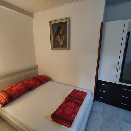 Studio Apartman Gorica Ogulin Exterior foto